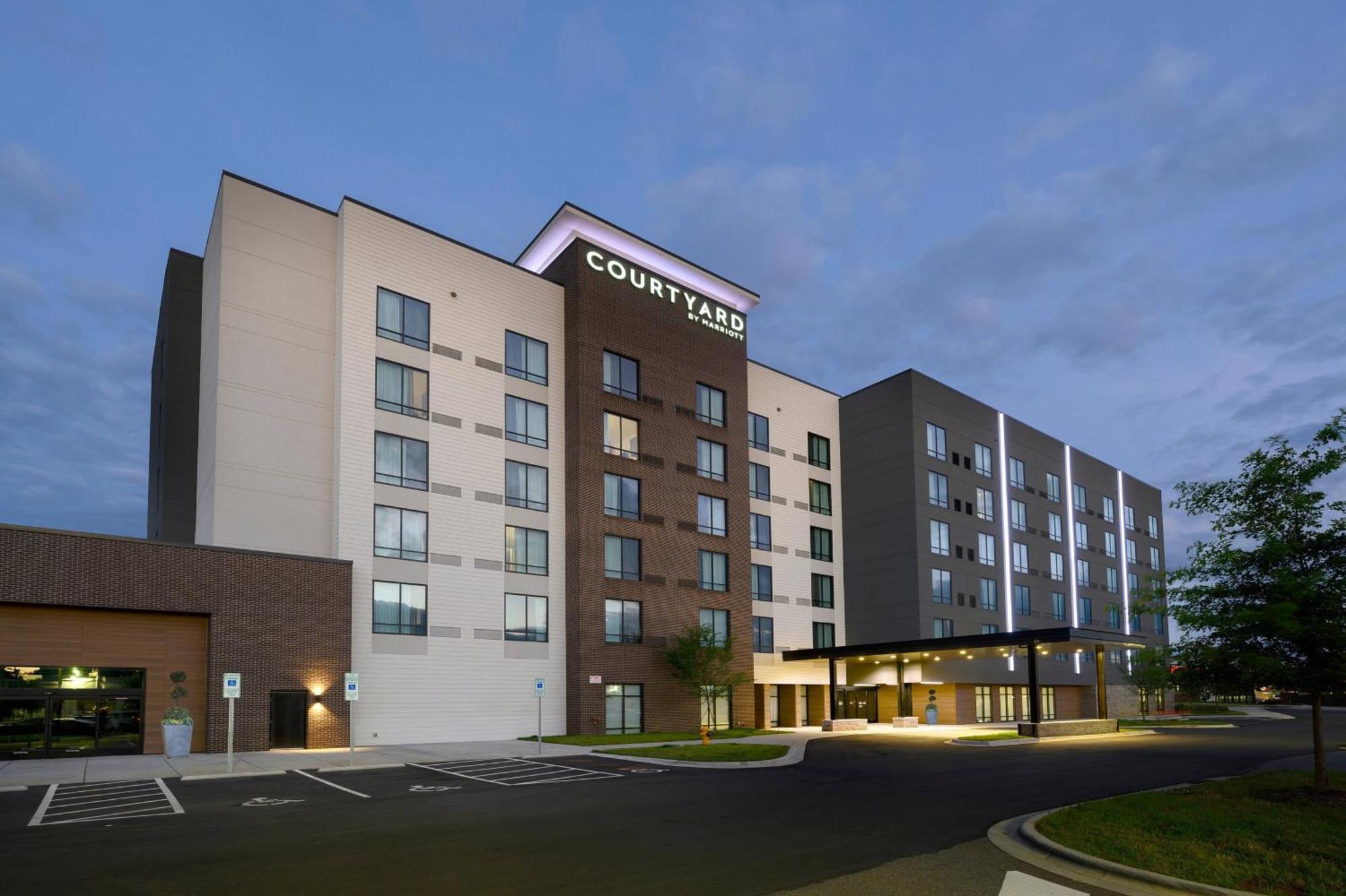 Courtyard By Marriott Charlotte Waverly Exterior photo